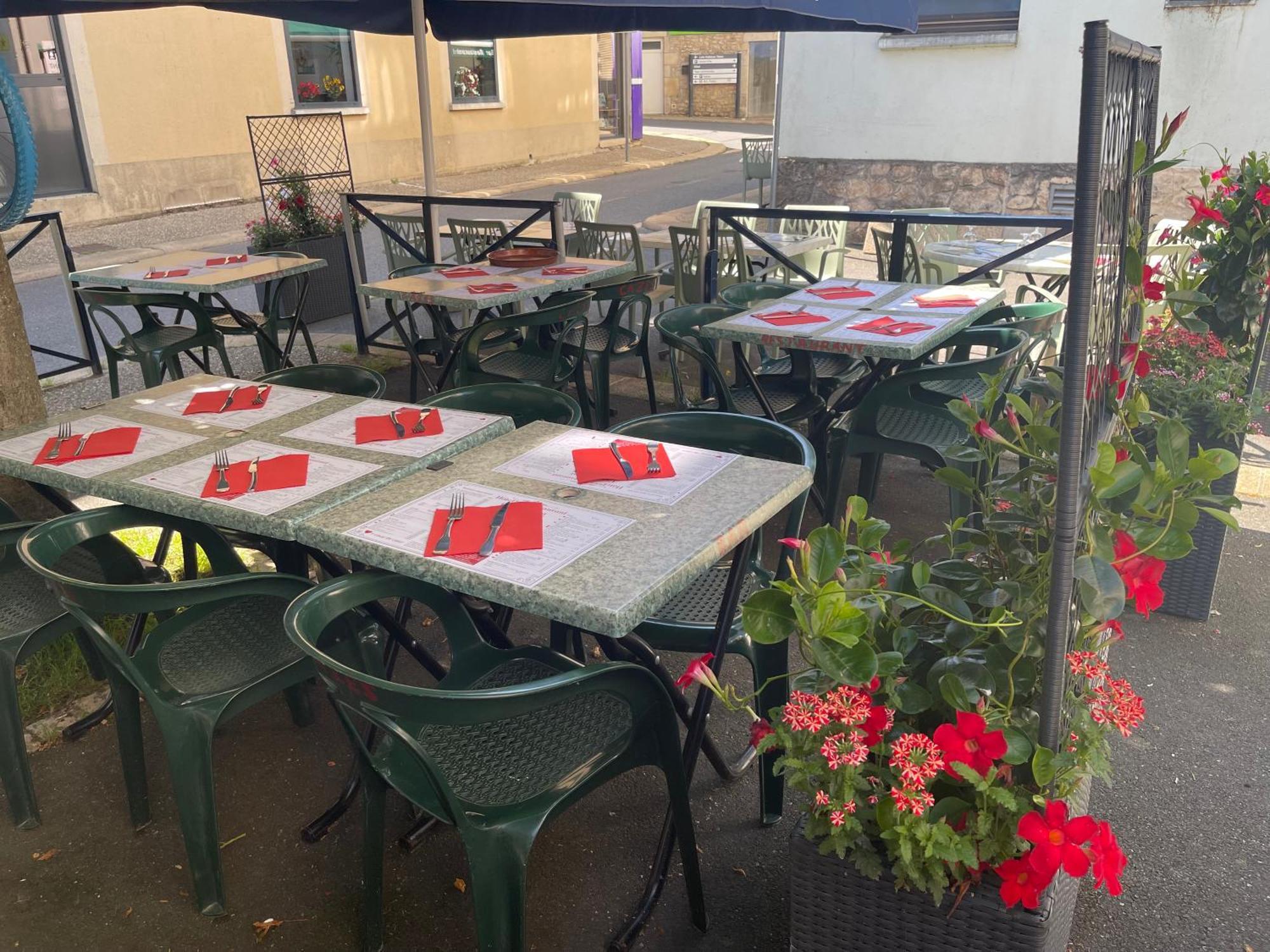 罗吉斯德弗昂斯卡兹阿拉兹艾特酒店 Laissac 外观 照片